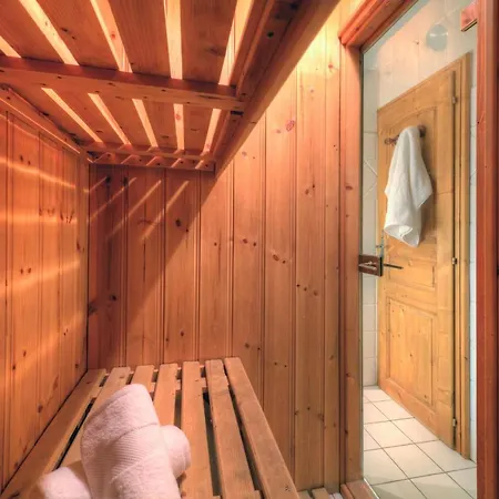 Sainte-foy-l'argentiere Sleeps 5 Pool *