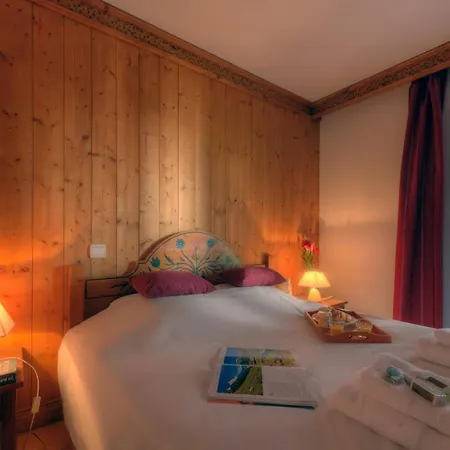 Sainte-foy-l'argentiere Sleeps 5 Pool 샤모니
